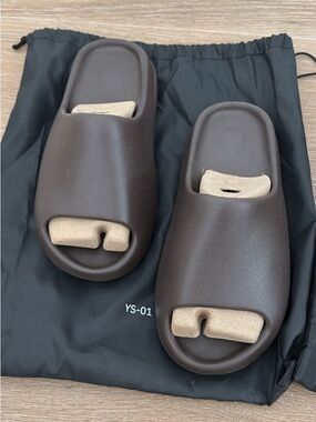 Yeezy Chocolate Slides